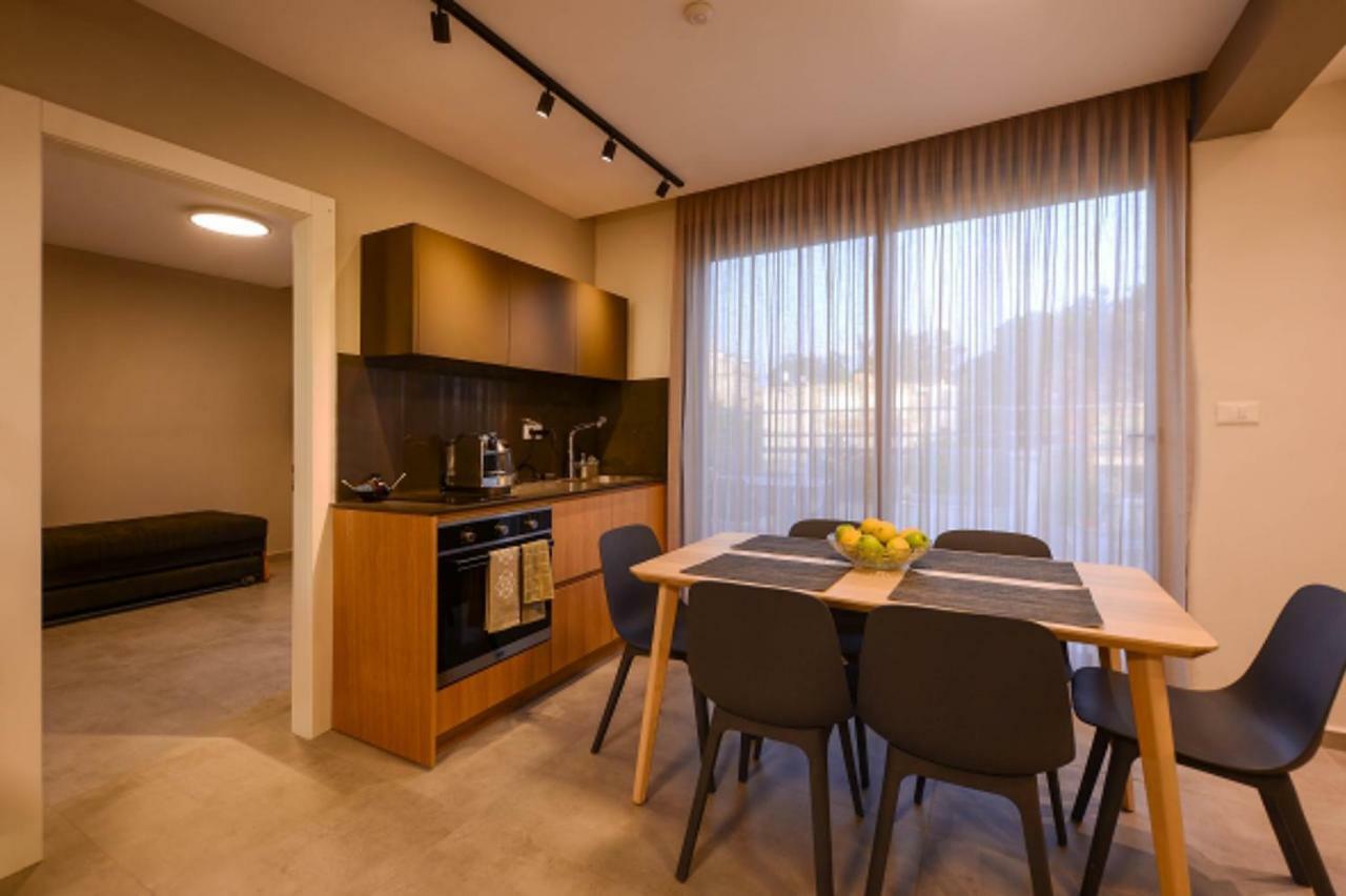 Luxury Suites By Notaly Ariel ハイファ エクステリア 写真