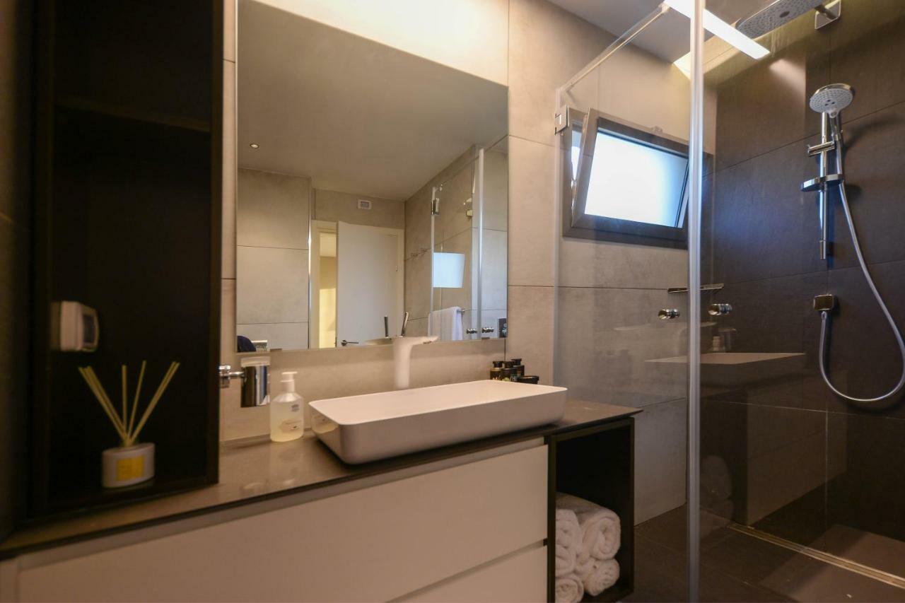 Luxury Suites By Notaly Ariel ハイファ エクステリア 写真
